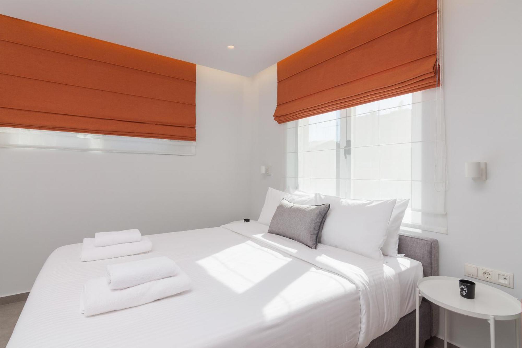 Theatrou Apartahotel