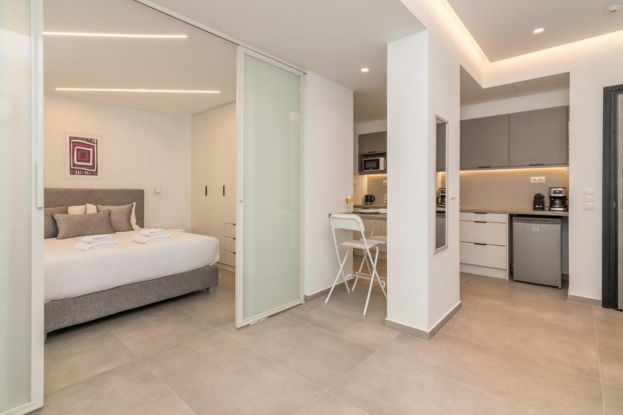 Theatrou Apartahotel